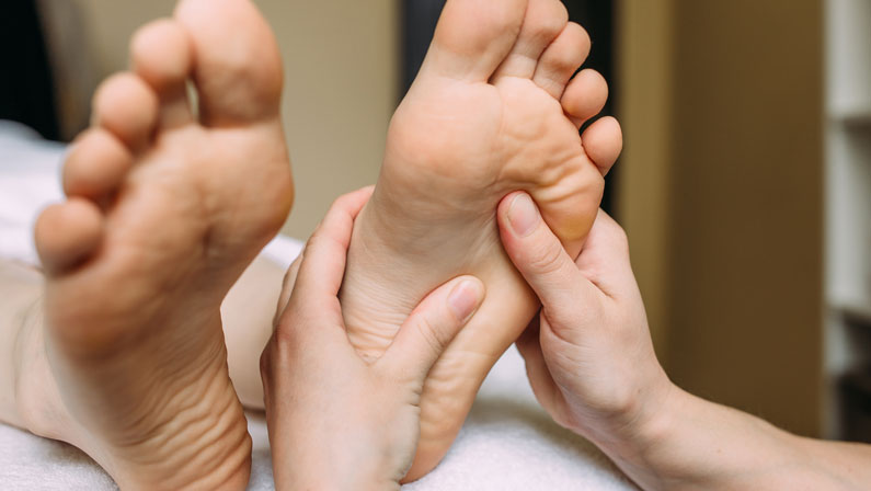 Soins de Peaufinage, Massage et Hydratation des pieds